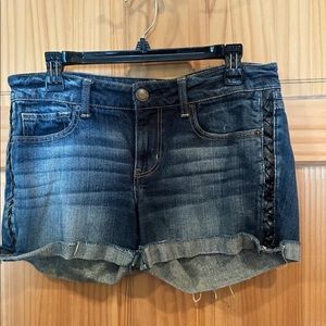 BUNDLE of women’s Denim shorts!